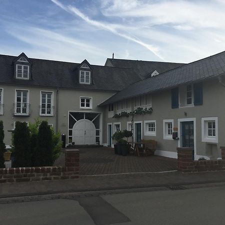 Ferienwohnung Stuebchen Salmtal ภายนอก รูปภาพ